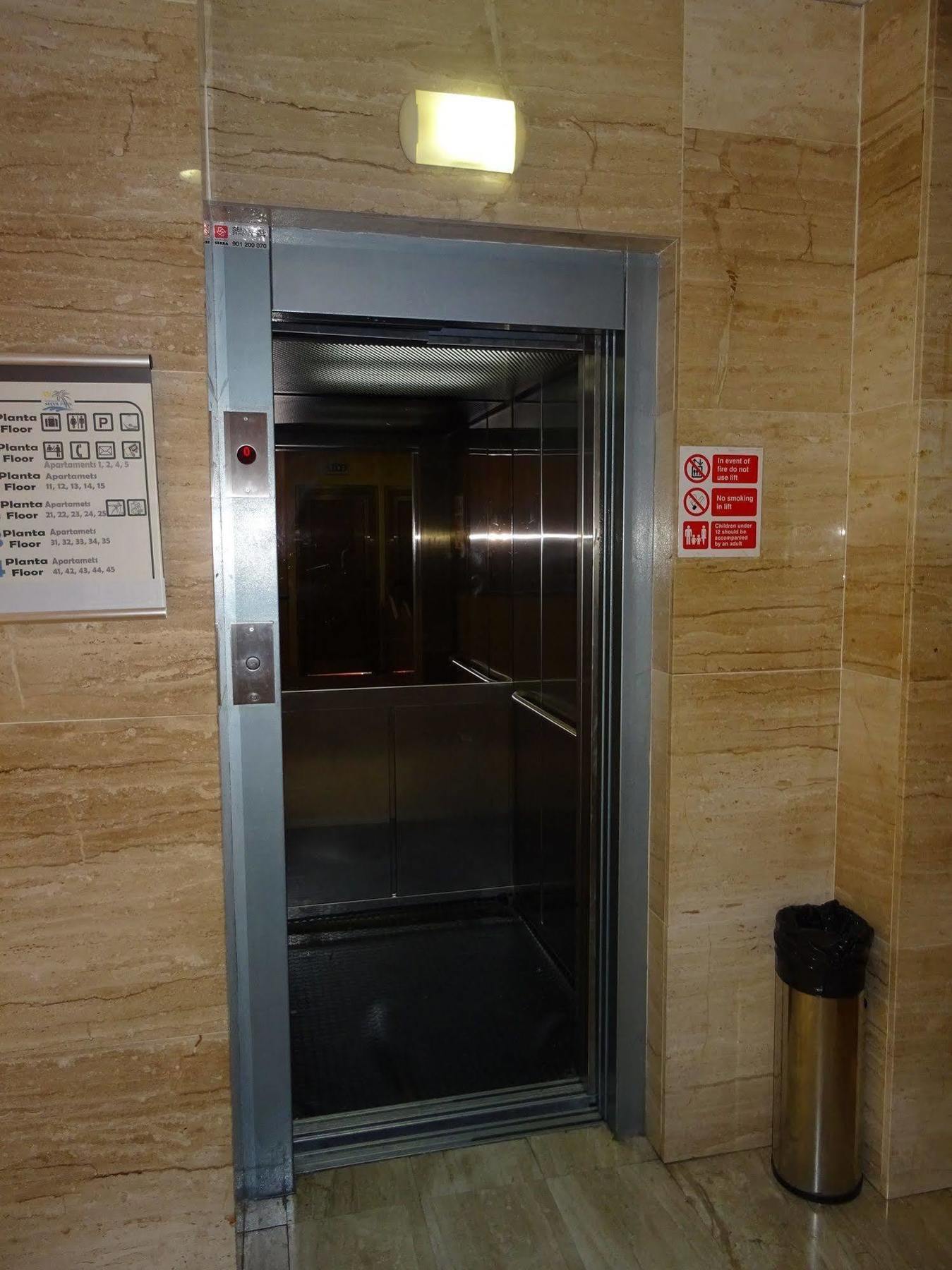 Apartamentos Selvapark Lloret de Mar Exteriör bild